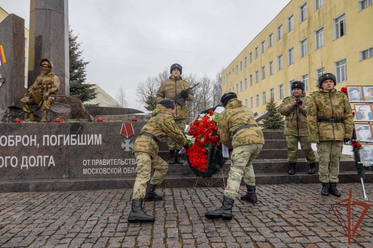 В софринской бригаде Росгвардии почтили память погибших военнослужащих