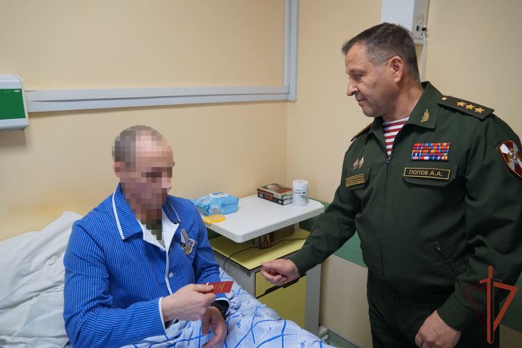 Командующий Центральным округом Росгвардии вручил госнаграды участникам специальной военной операции (видео)