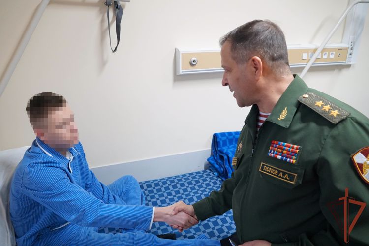 Командующий Центральным округом Росгвардии вручил госнаграды участникам специальной военной операции (видео)