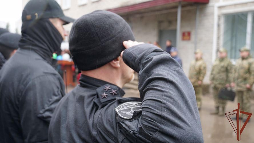 В Пскове встретили вернувшихся со специальной военной операции росгвардейцев 
