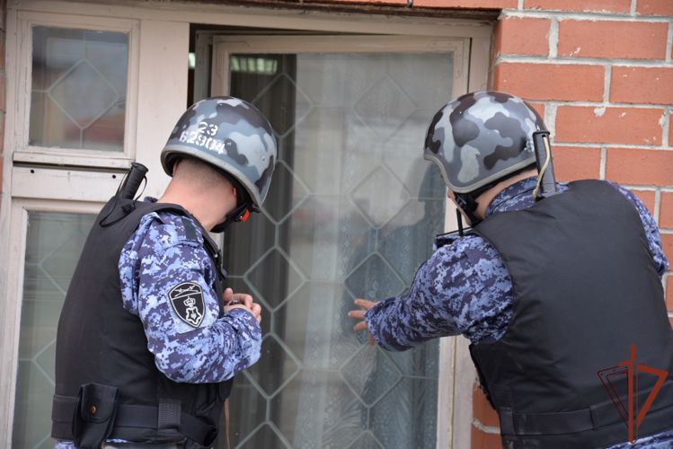 При содействии Росгвардии в Свердловской области задержан подозреваемый в особо тяжком преступлении