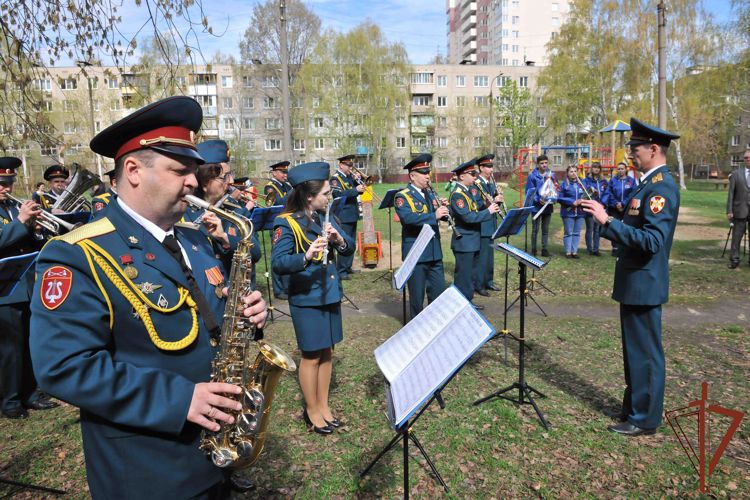 Военный оркестр Приволжского округа Росгвардии присоединился к акции «Фронтовая бригада»