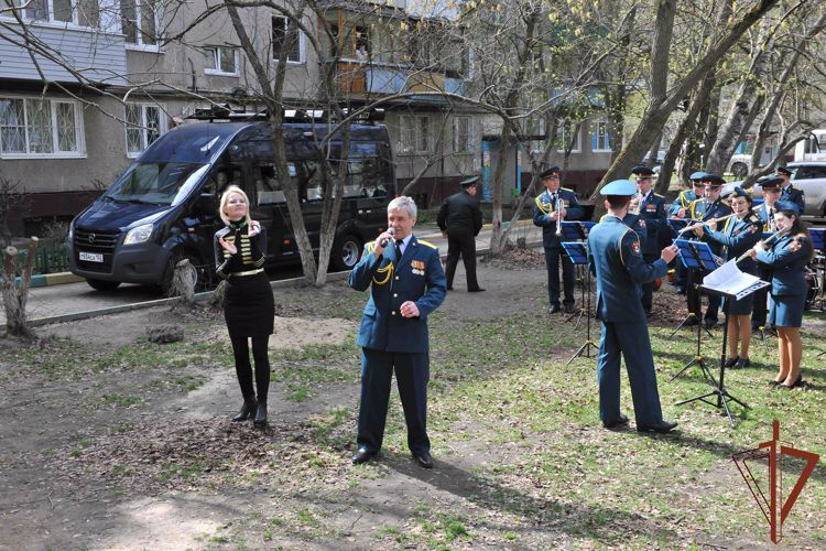 Военный оркестр Приволжского округа Росгвардии присоединился к акции «Фронтовая бригада»