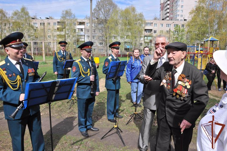 Военный оркестр Приволжского округа Росгвардии присоединился к акции «Фронтовая бригада»