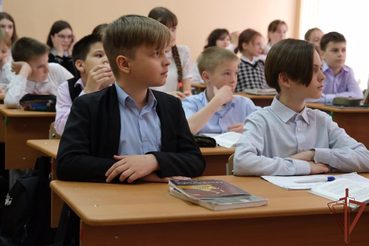 В Восточном округе Росгвардии прошли мероприятия, посвященные месячнику безопасности дорожного движения