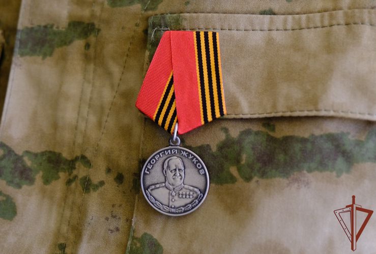 В Уральском округе Росгвардии вручили госнаграды участникам специальной военной операции 
