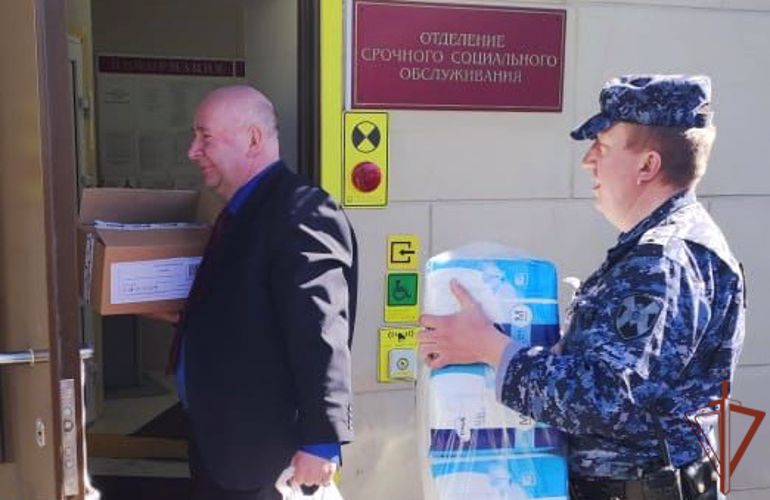 Росгвардейцы присоединились к акции «Мы вместе» в Санкт-Петербурге