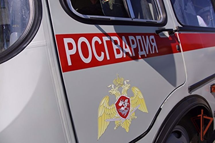 Препятствовавшего работе медиков дебошира задержали росгвардейцы в Новокузнецке