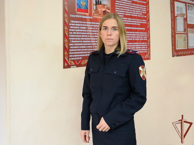 Офицер Росгвардии в Абакане помогла потерявшемуся ребенку 