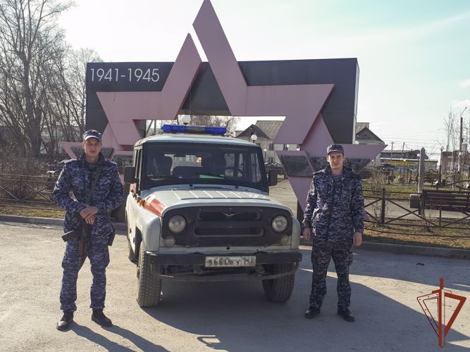 Росгвардейцы в Сибири своевременно доставили в больницу мужчину с признаками сердечного заболевания