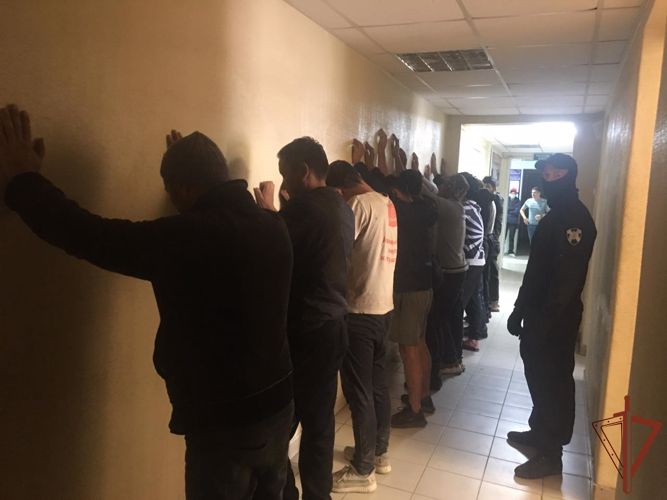 При участии Росгвардии более 1300 нарушений миграционного законодательства выявлено и пресечено на Среднем Урале