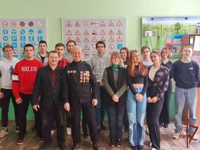 Ветераны ОМОН Росгвардии провели военно-патриотические мероприятия с учащимися региона