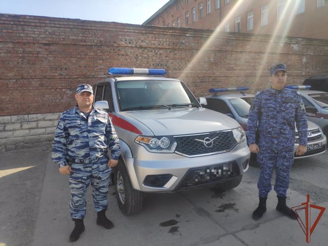 Росгвардейцы предотвратили распространение огня в здании медицинского учреждения в Омске