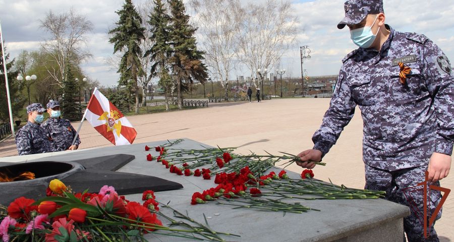 Всероссийская патриотическая акция «Георгиевская лента» проходит в  Уральском округе Росгвардии (видео)