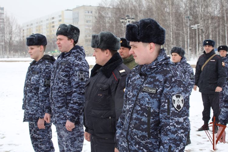 Росгвардия на Урале продолжает участие во всероссийской патриотической акции «Своих не бросаем» (видео)
