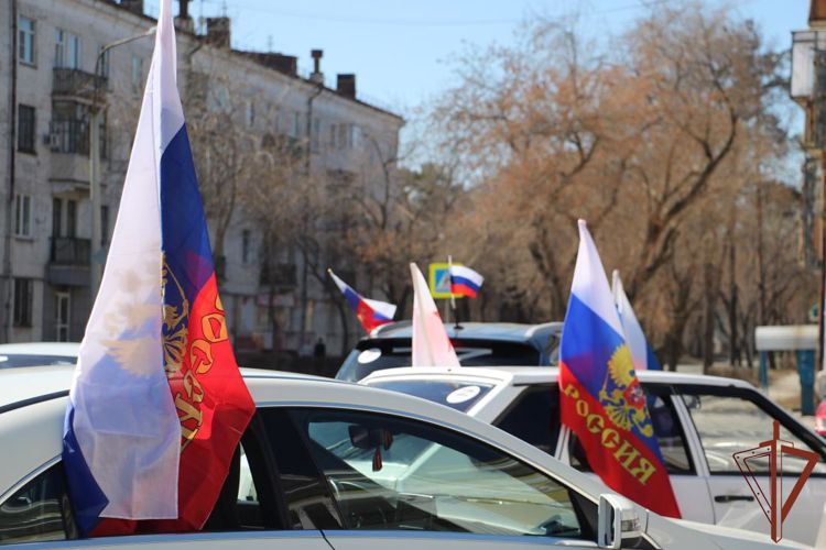 Росгвардейцы поддержали акцию-автопробег «Своих не бросаем» 