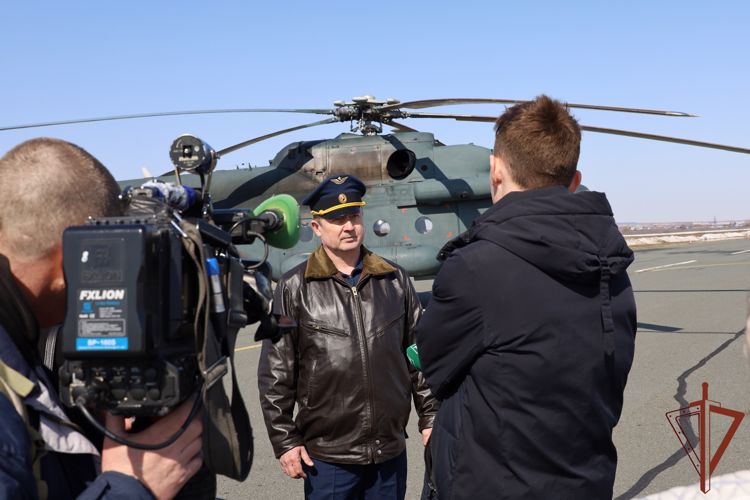 В Татарстане для журналистов организовали пресс-тур в авиационный отряд специального назначения Росгвардии 