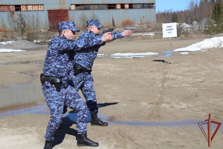 Лучшие экипажи вневедомственной охраны определены в Северо-Западном округе Росгвардии 