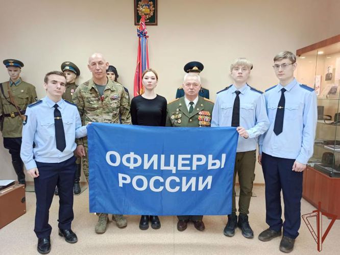 Командир СОБР «Норд» Росгвардии рассказал сургутским студентам о примерах героизма воинов правопорядка (видео)