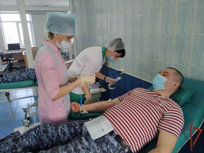 Росгвардейцы из Архангельска приняли участие во всероссийской донорской акции 