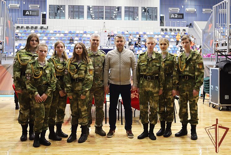 Подшефные Росгвардии тульские кадеты приняли участие в акции «Своих не бросаем»