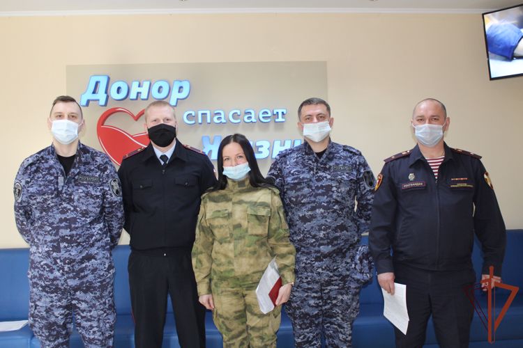 Росгвардейцы пополнили банк донорской крови в Вологодской области