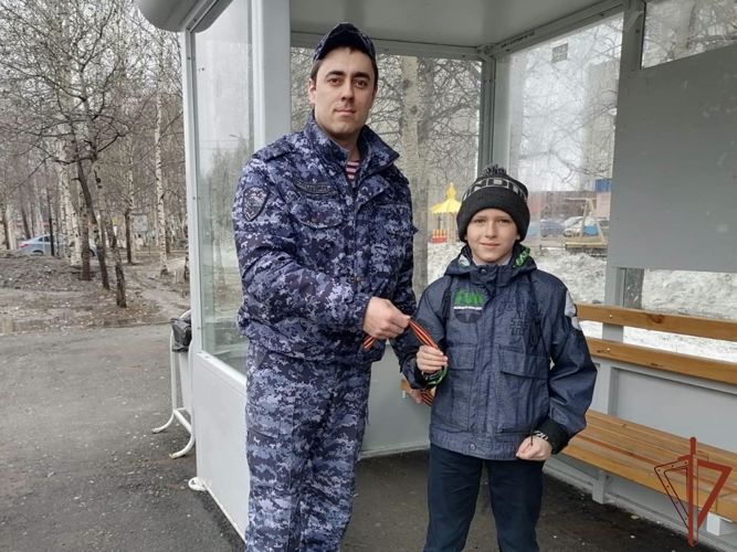 К международной акции «Георгиевская лента» в Югре присоединились военнослужащие и сотрудники Росгвардии 
