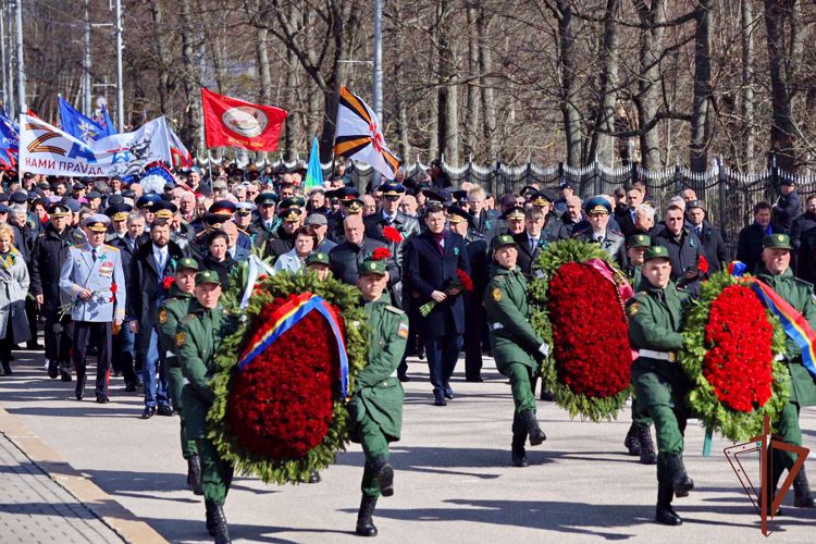 Росгвардейцы почтили память советских солдат, погибших при штурме Кёнигсберга 77 лет назад