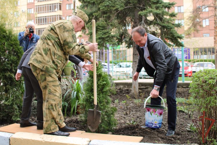  Росгвардейцы из Ставрополя приняли участие в международной акции «Сад памяти»