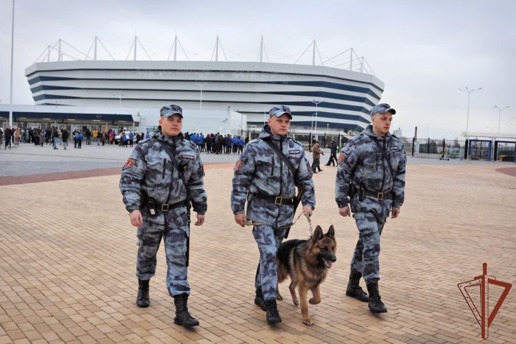 Росгвардейцы обеспечили общественный порядок при проведении матча "Балтика" - "Динамо" в Калининграде