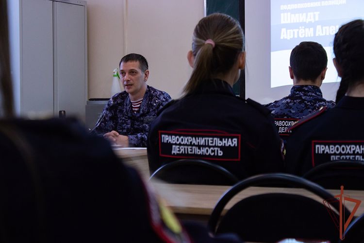 Росгвардия на Урале провела мероприятия в ознаменование Дня космонавтики