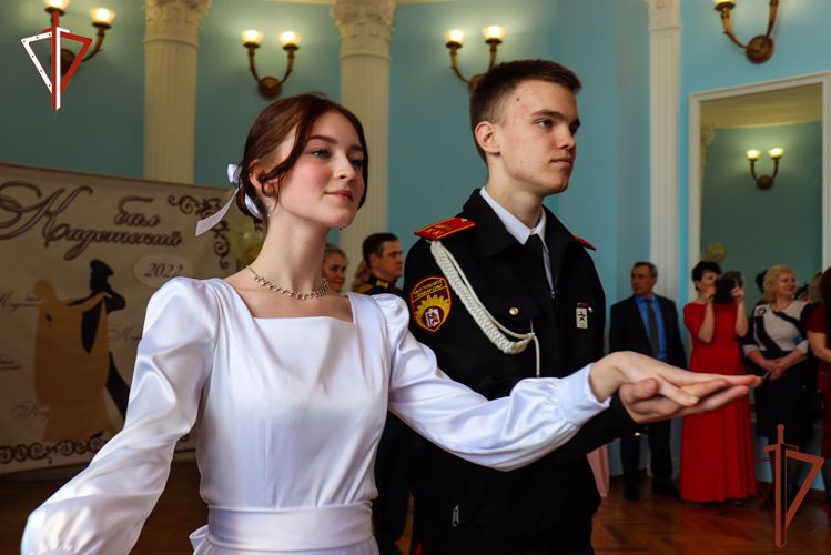 В Йошкар-Оле кадеты Росгвардии приняли участие в городском кадетском балу