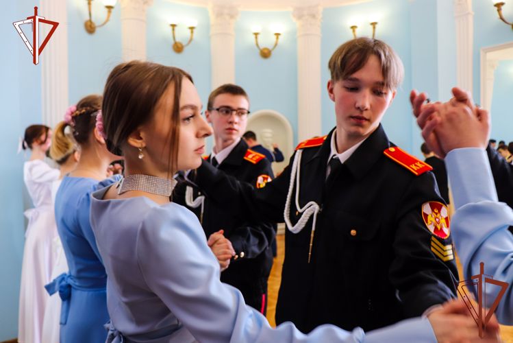 В Йошкар-Оле кадеты Росгвардии приняли участие в городском кадетском балу