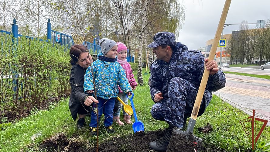 Белгородские росгвардейцы присоединились к международной патриотической акции «Сад памяти»