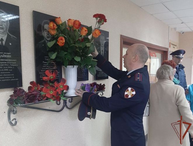 Росгвардейцы почтили на Южном Урале память сослуживцев, погибших при исполнении служебного долга