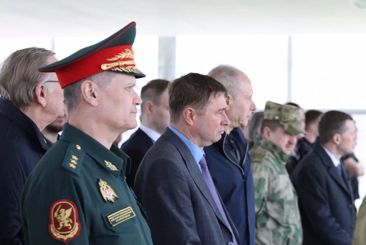 Генерал-полковник Алексей Беззубиков оценил возможности новой робототехнической платформы