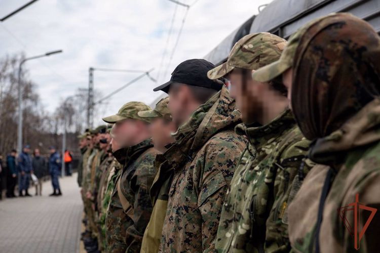 В Карелии вернувшимся со специальной военной операции росгвардейцам вручили ведомственные награды