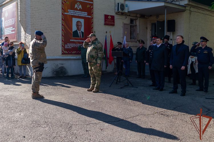Вернувшихся со спецоперации на Украине росгвардейцев встретили в Краснодаре (видео)