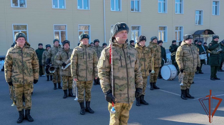 Военнослужащие Уральского округа Росгвардии начали подготовку к параду Победы (видео)