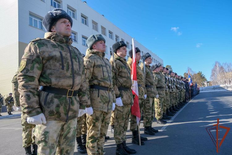 Военнослужащие Уральского округа Росгвардии начали подготовку к параду Победы (видео)