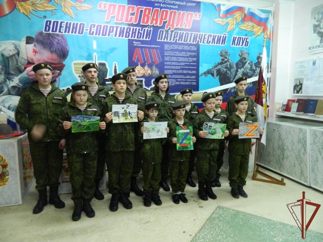 Курсанты ВСПК «Росгвардия» написали письма поддержки участникам спецоперации на Украине