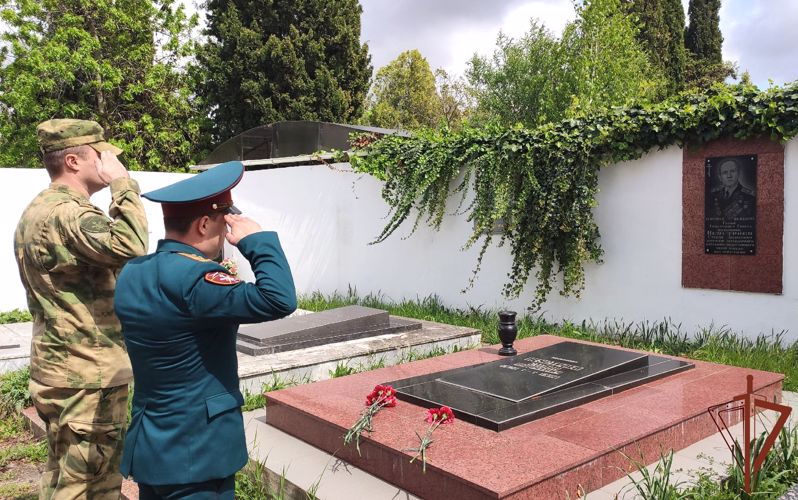 В честь 88-летия учреждения звания Героя Советского Союза росгвардейцы Юга России отдали дань уважения кавалерам медали Золотая звезда