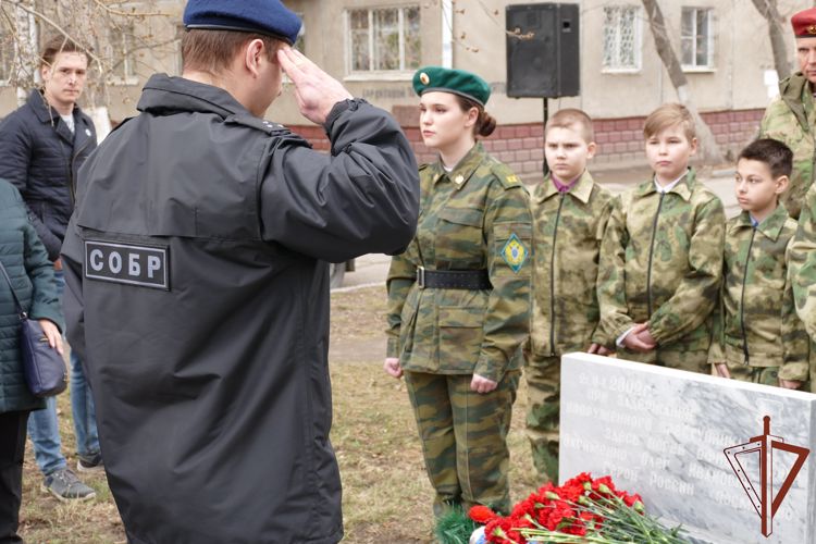Память сотрудника СОБР Героя России Олега Охрименко почтили в Омске