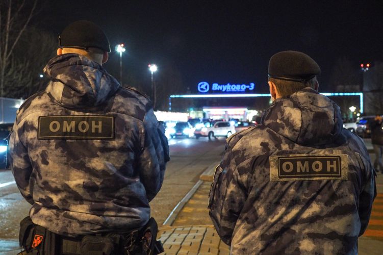 Столичные росгвардейцы обеспечивают безопасность прибытия Благодатного огня и пасхальных литургий