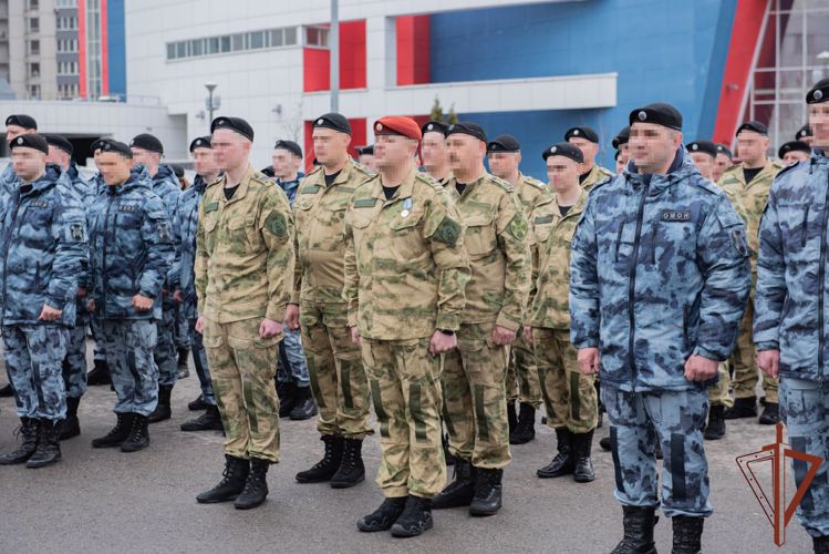 Вернувшихся домой участников спецоперации на Украине встретили в Москве
