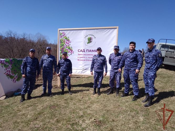 Росгвардия поддержала международную акцию «Сад памяти» в Карачаево-Черкесии