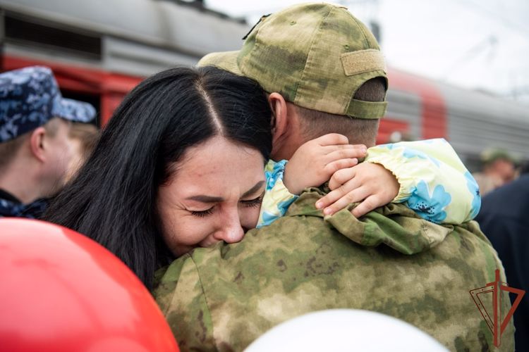 В Карелии вернувшимся со специальной военной операции росгвардейцам вручили ведомственные награды