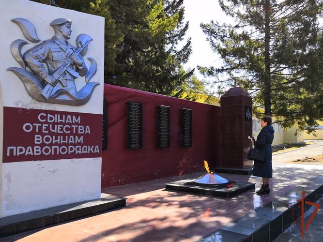 Росгвардейцы почтили память погибшего военнослужащего