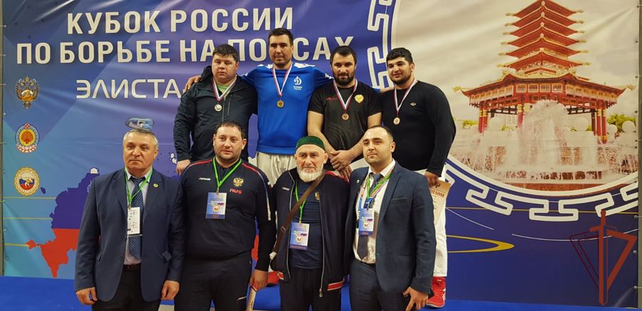 Офицер Росгвардии стал бронзовым призером Кубка России по борьбе на поясах