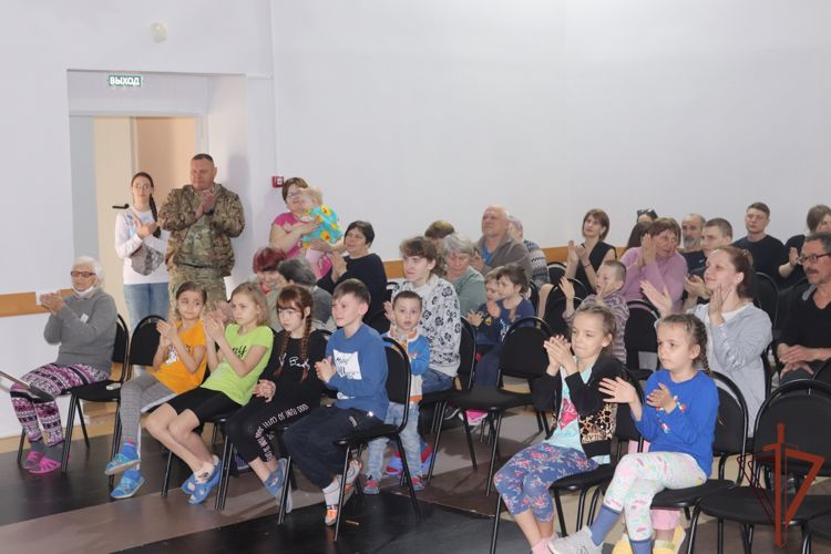 В Самарской области росгвардейцы организовали концерт для беженцев из Донбасса
